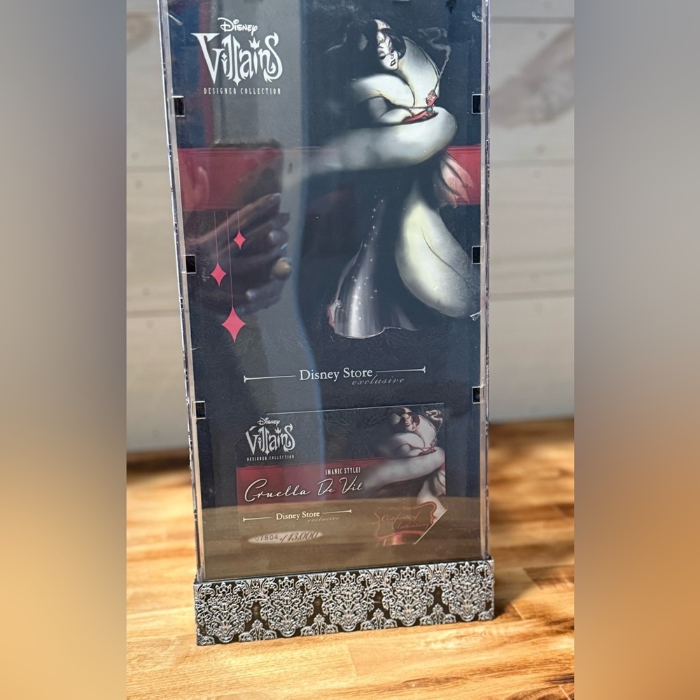Disney Store Villians Designer Collection Cruella De Vil [Manic Style] - Picture 12 of 13